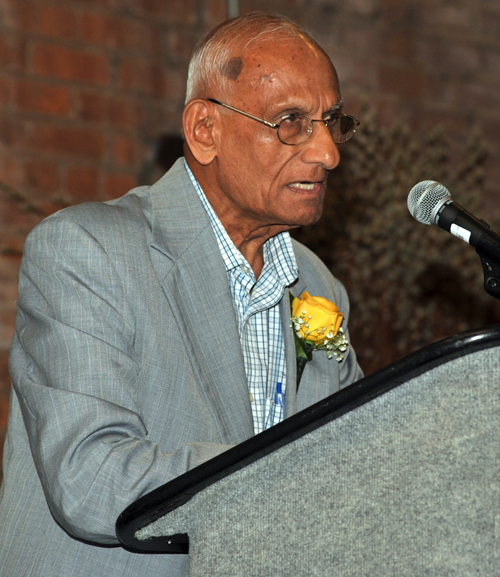 Ramesh Shah giving his acceptance speech