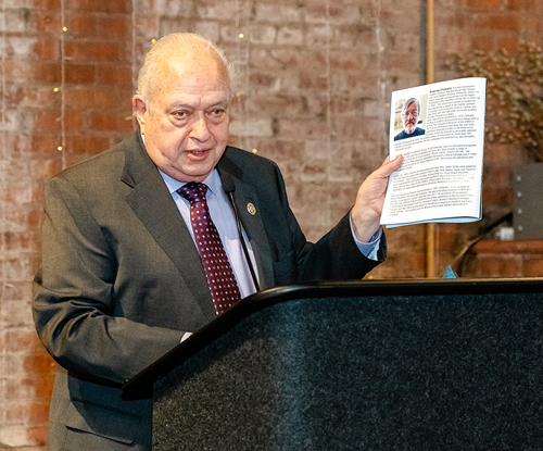 Lou Frangos inducts Andy Chakalis 