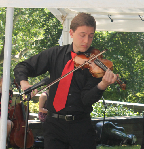 Jimmy Thompson on violin