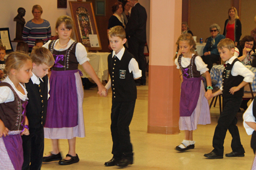 Donauschwaben Kinder dancers 