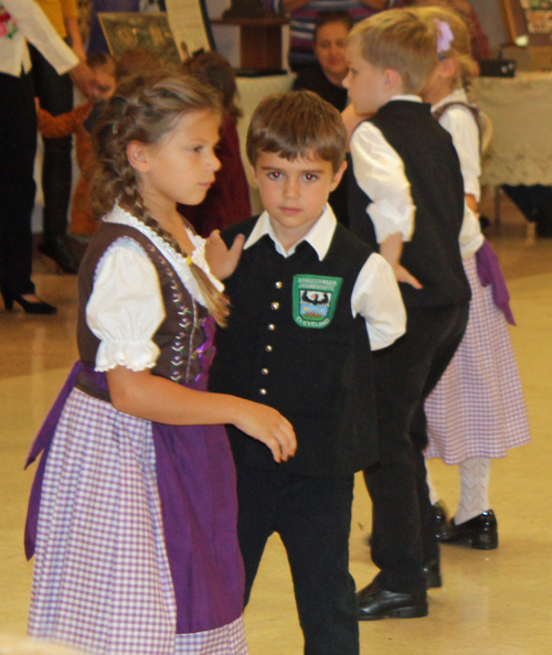 Donauschwaben Kinder dancers 