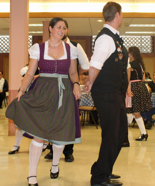 Donauschwaben Kultur German dancers