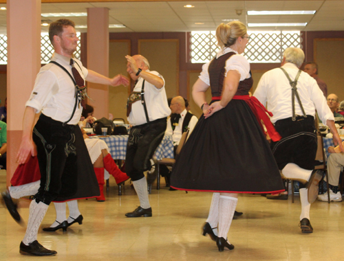 Gottscheer Tanz Und Spielkreis Austrian Dance Group
