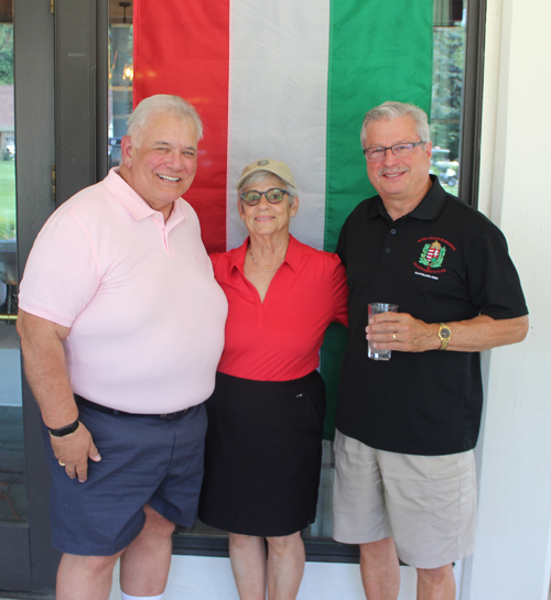 Volunteering at the Hungarian Golf Outing
