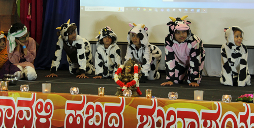 Children act out Punya Koti Folk Tale at Diwali event