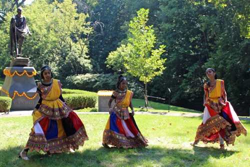 Girls perform semi-classical Indian dance