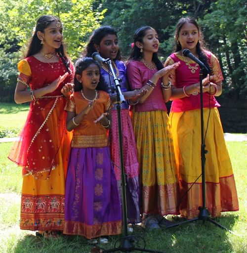 Girls singing Jayathi Jayathi Bharata Mata