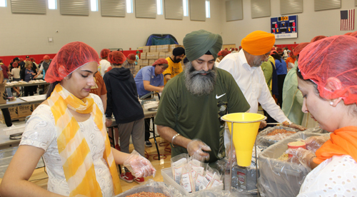Richfield Rise Against Hunger Guru Nanak Event Volunteers