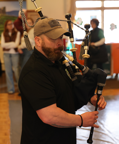 West Side Irish American Club Pipe Band 