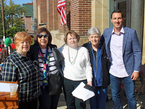 Parade volunteer ladies with MC Anthony Lima