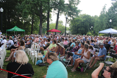 Crowd at Italian Garden opera