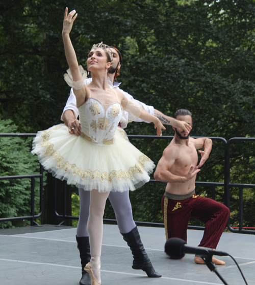 Cleveland Ballet performers