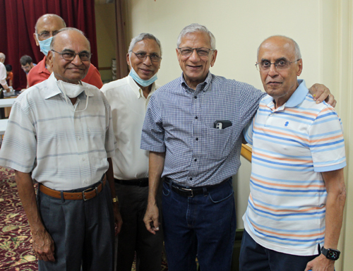 Jain Society volunteers packing 10,000 meals for refugees