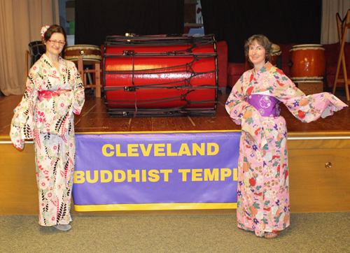 Sho-jo-ji dancers