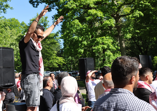 Dancing to Hamoudeh Al Salman
