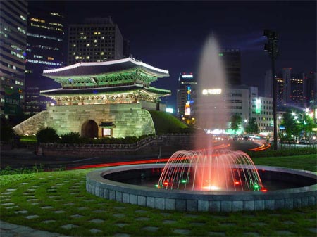 The Sungnyemun in Seoul at night