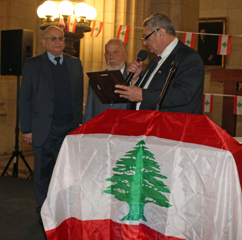 Lebanese International Business Council accepts award from  ALCC