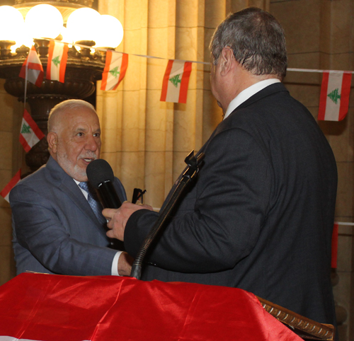 Lebanese International Business Council accepts award from  ALCC