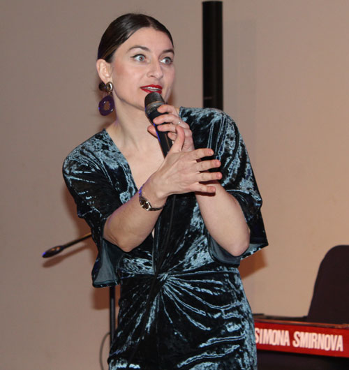 Simona Smirnova singing