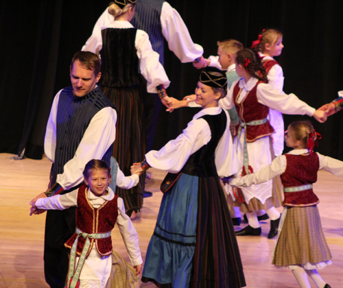 Suktinis Dancers from Chicago at Juventus Lithuanian Folk Dance Festival