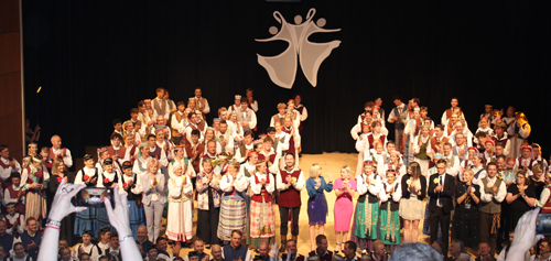 Grand Finale of all dancers at Juventus Lithuanian Folk Dance Festival