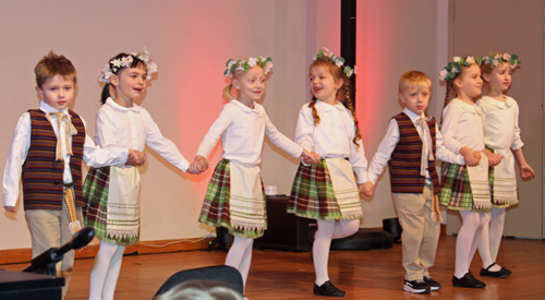 Svyturiukai Lithuanian Folk Dance Group