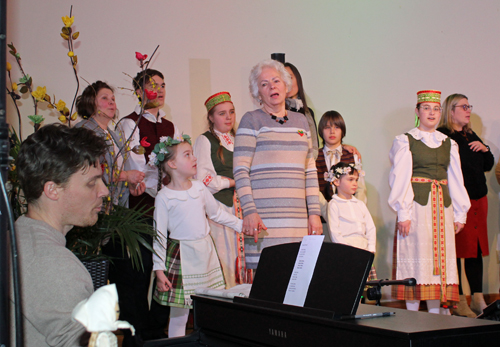 Svyturiukai Lithuanian Folk Dance Group last song