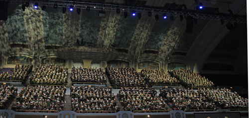 over 1500 choir members from Lithuanian groups all over the world