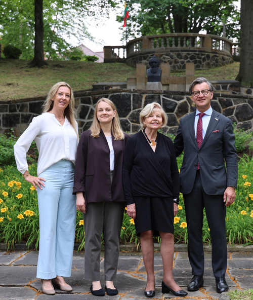 Group photo - Ingrida and daughter, Embassy staff and Ambassador