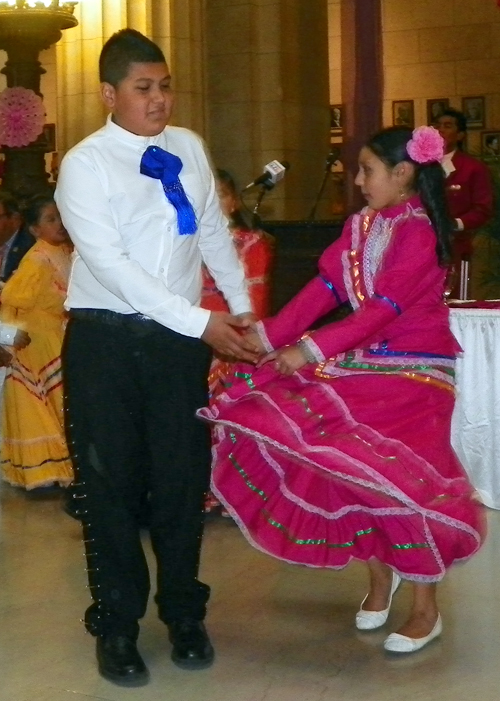 Hola Folkloric Mexican Dance Group