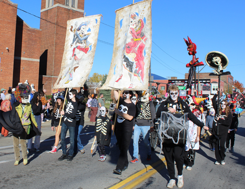 Day of the Dead Skulls and Skeletons Parade in Cleveland 2022