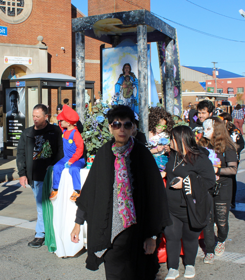 Day of the Dead Skulls and Skeletons Parade in Cleveland 2022