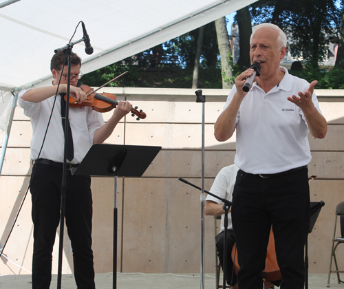 Victor Beyens and Mehmet Gencer