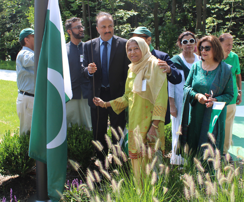Ceremonial raising of the flag of Pakistan in the Pakistani Cultural Garden 