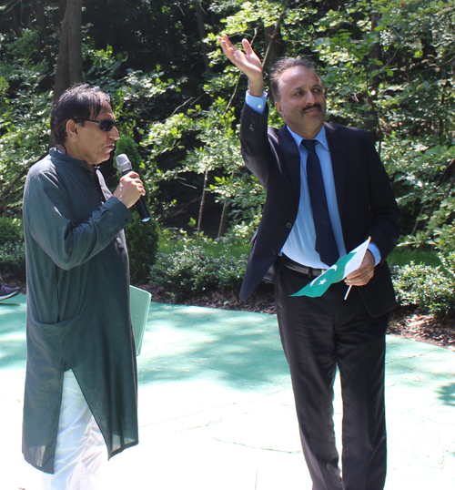 MC and Hon. Tariq Karim, Consul General of Pakistan from Chicago