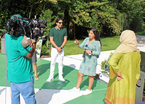 WEWS Reporter Nadeen Abusada in Pakistani Cultural Garden