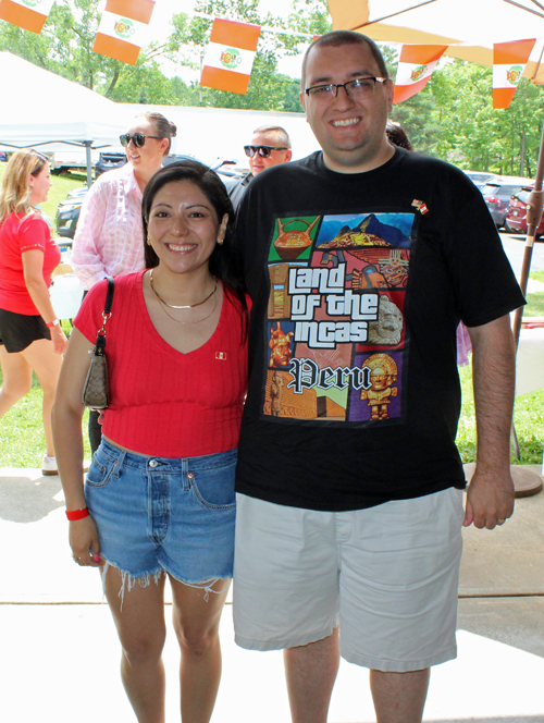 Couple at PERUCAN-OH picnic