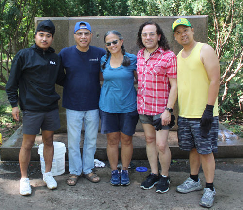 Filipino Cultural Garden clean up crew