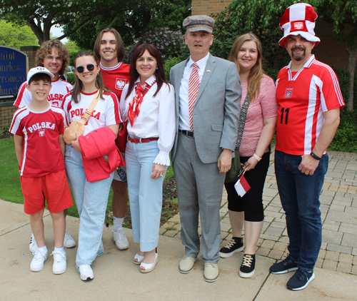 Thomas Kacki and family members