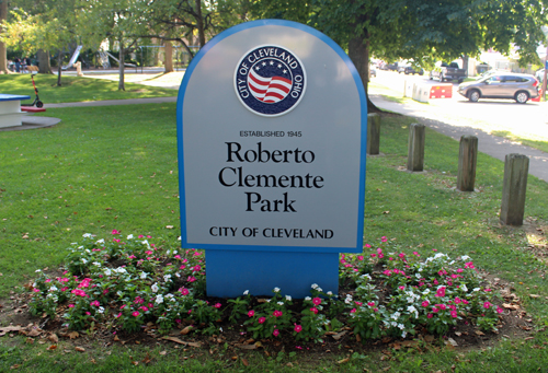 Roberto Clemente park sign