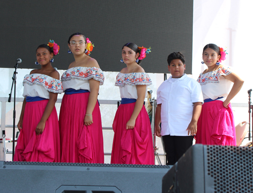 Julia De Burgos Cultural Arts Center performing at Puerto Rican festival
