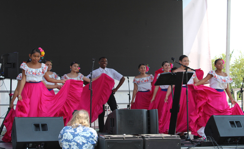 Julia De Burgos Cultural Arts Center performing at Puerto Rican festival