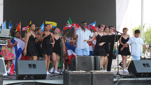 Julia De Burgos Cultural Arts Center performing at Puerto Rican festival