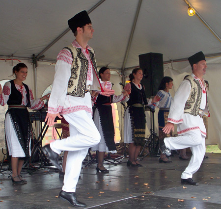 Sezatoarea Romanian Folk Dancers