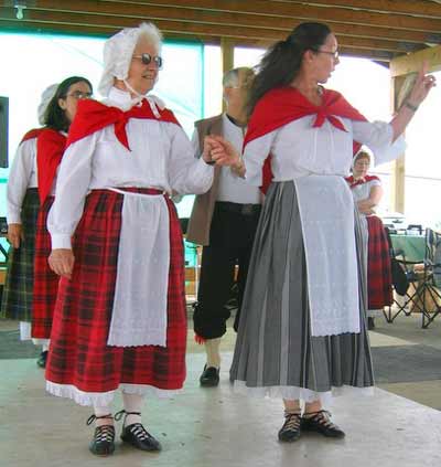 Welsh Country Dancers of Central Ohio - led by Donna Boyce