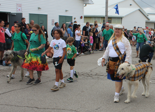 Dogs in Scottish parade