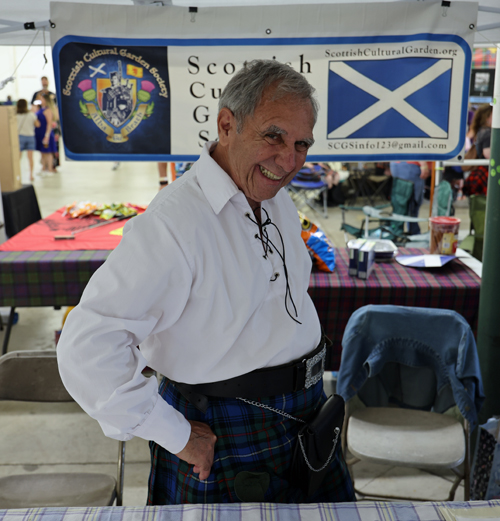 Scottish Cultural Garden table - Clark
