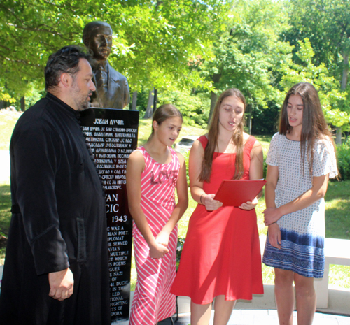Fr. Dragoslav Kosic and daughters