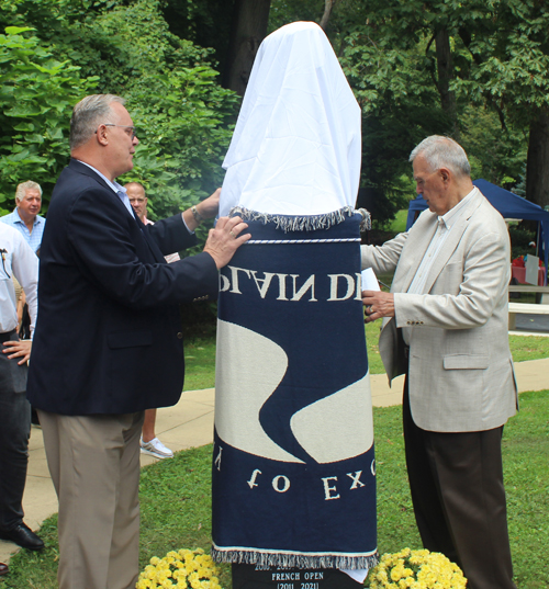 Dane Medich and Alex Machaskee unveil the Novak Djokovic bust