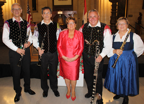Alenka Jerak with Clari-ton Ensemble